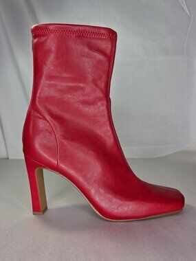 Steve Madden Khelan Square Toe Bootie Red 11